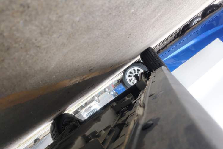 Used Baizhi New Energy Daxiong 2022 10.36kWh Le Xiong Right Side Sill