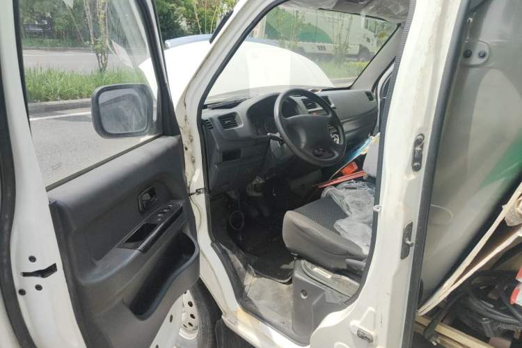Used Bak Xingyi 2020 All-Electric Closed Cargo Van Driver Seat