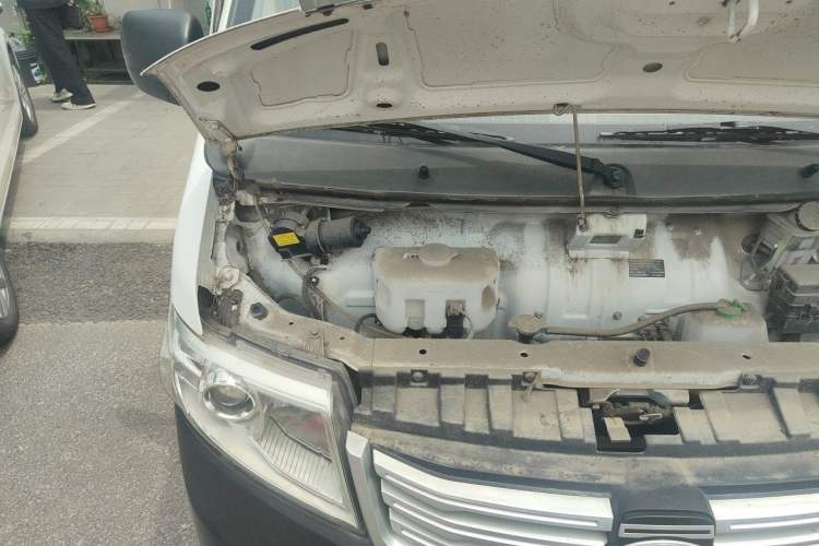 Used Bak Xingyi 2020 All-Electric Closed Cargo Van Engine Bay Right
