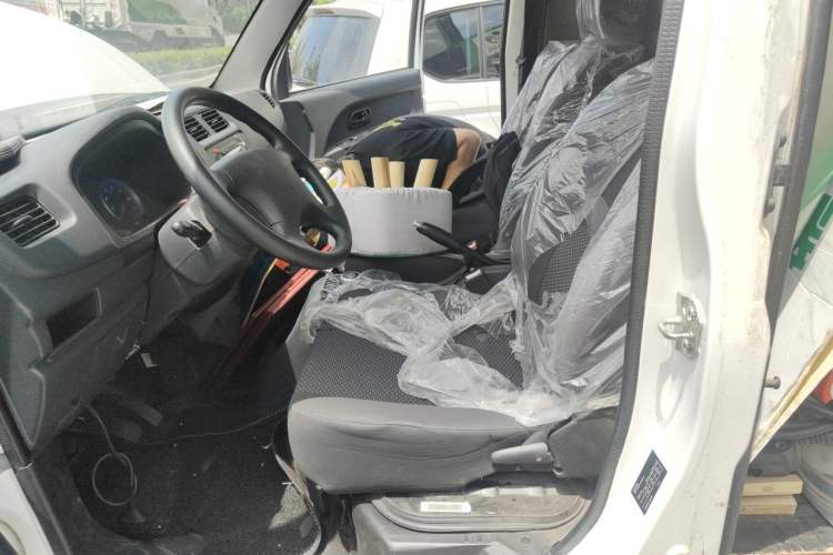 Used Bak Xingyi 2020 All-Electric Closed Cargo Van Left Front Seat