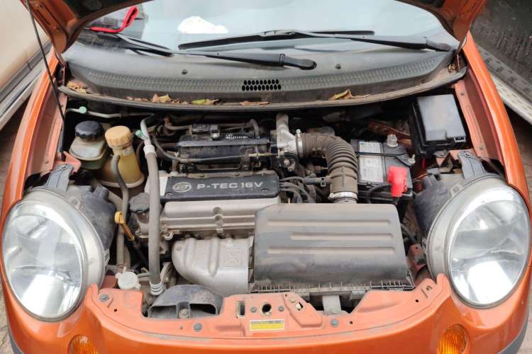 Used Baojun 2012 1.0L Manual P-TEC Superior Model Engine Bay