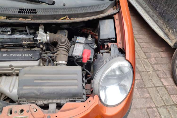 Used Baojun 2012 1.0L Manual P-TEC Superior Model Engine Bay Left