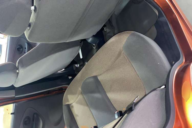Used Baojun 2012 Revised 1.0L Manual P-TEC Standard Edition Interior 2