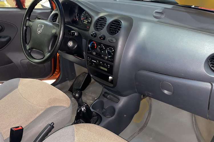 Used Baojun 2012 Revised 1.0L Manual P-TEC Standard Edition Interior 3
