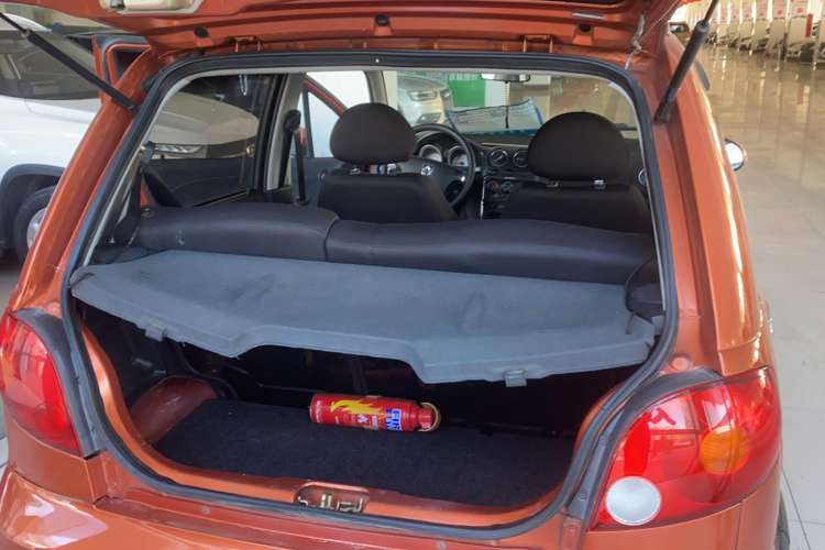 Used Baojun 2012 Revised Version 1.2L Manual Sporty Edition Dynamic Type Trunk