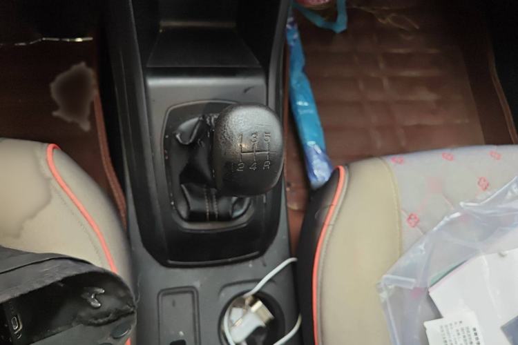 Used Baojun 310 2016 1.2L manual Comfort trim level Gear Lever