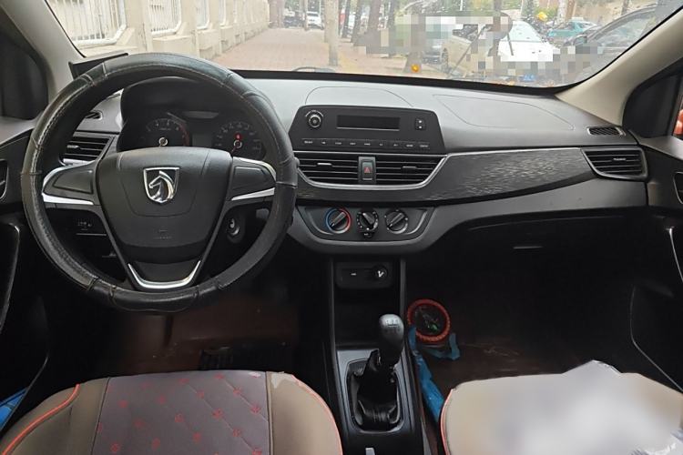 Used Baojun 310 2016 1.2L manual Comfort trim level Interior 2