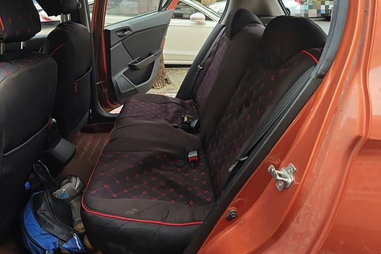 Used Baojun 310 2016 1.2L manual Comfort trim level Interior 4