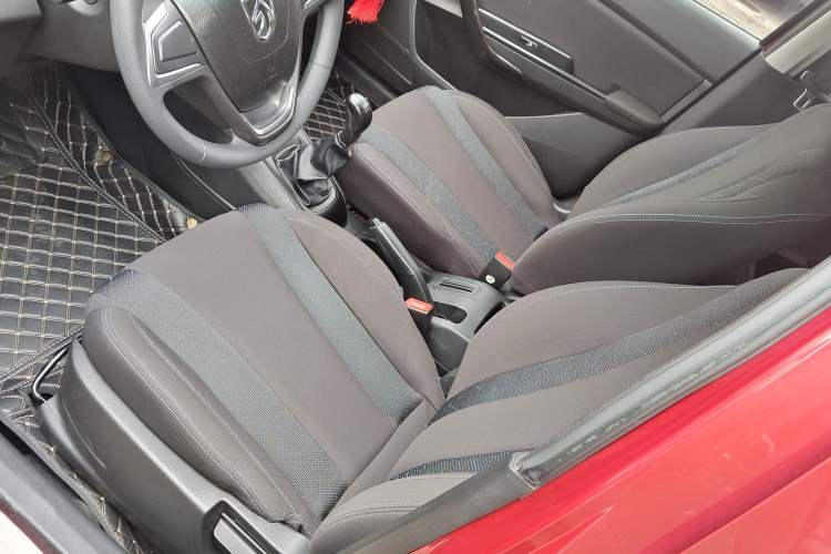Used Baojun 310 2020 1.2L Manual Comfort Edition Interior 5