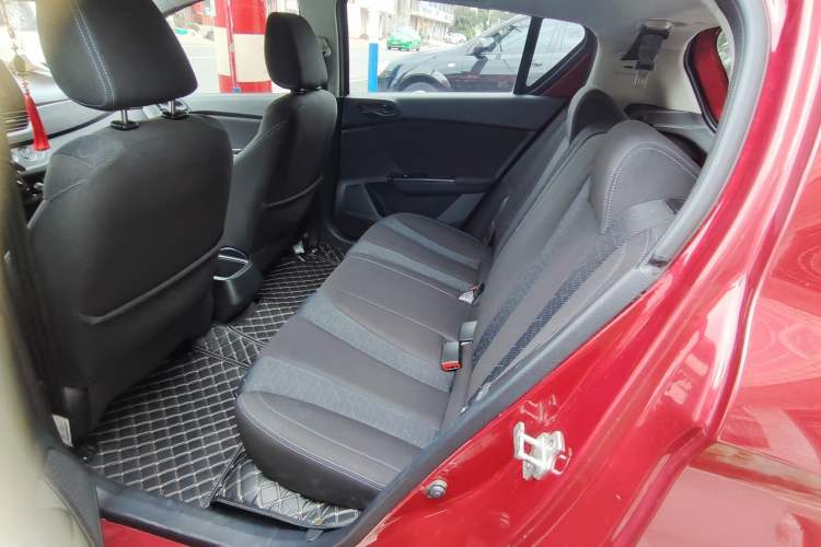 Used Baojun 310 2020 1.2L Manual Comfort Edition Interior 6