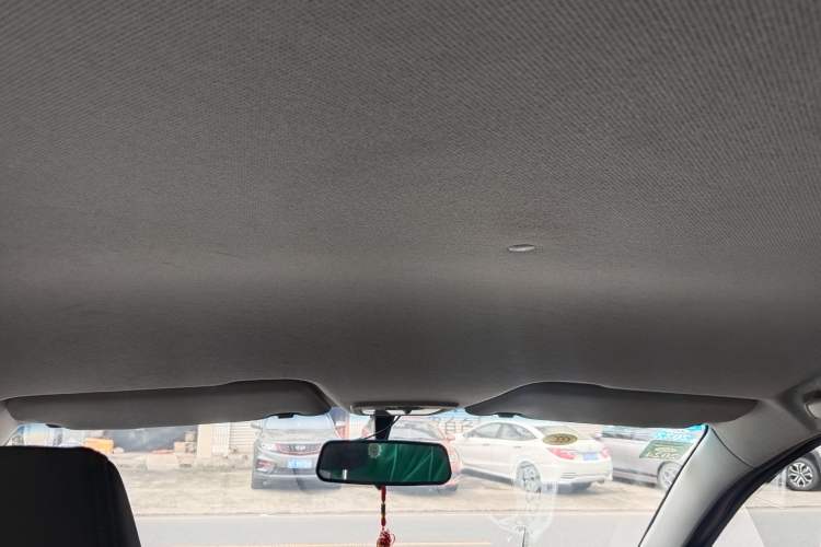 Used Baojun 310 2020 1.2L Manual Comfort Edition Interior 7
