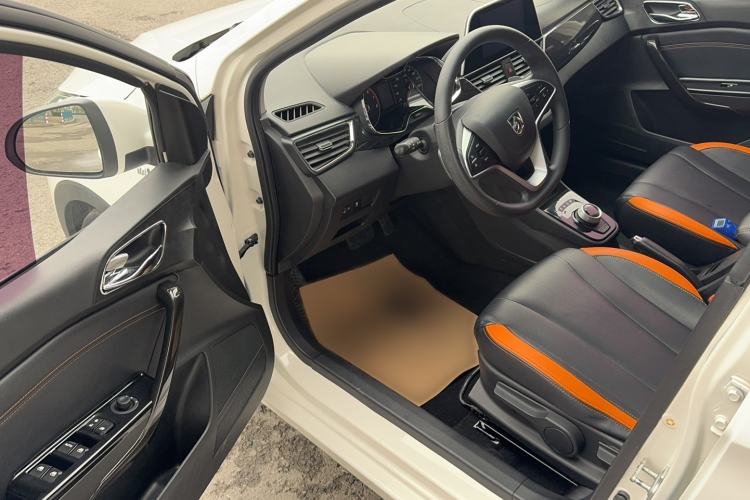 Used Baojun 310 2017 1.5L Automatic Luxury Model Interior 2
