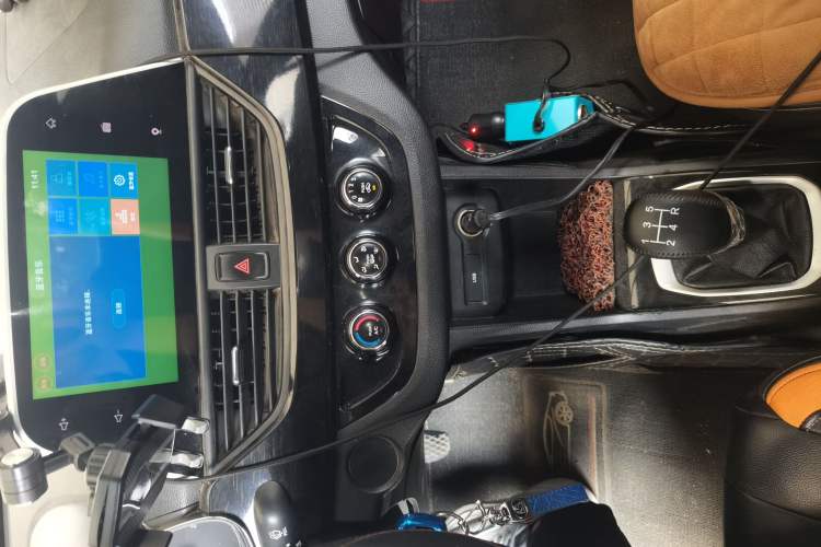 Used Baojun 310 2016 1.2L Manual Luxury Model Audio And AC Panel