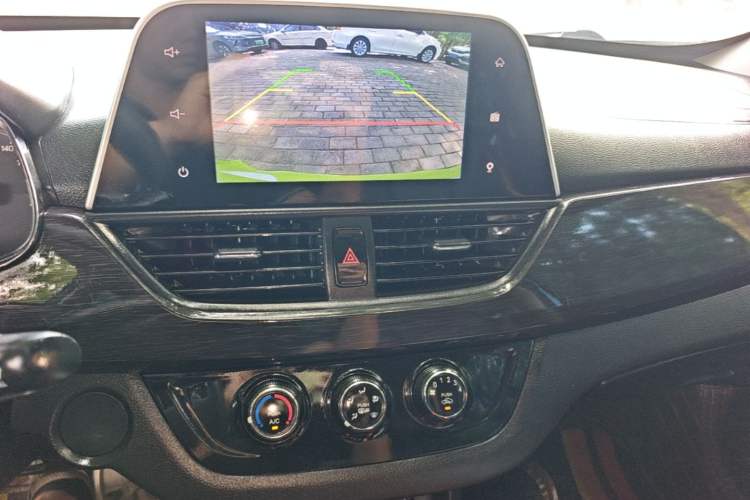 Used Baojun 310 2016 1.2L Manual Luxury Model Audio And AC Panel