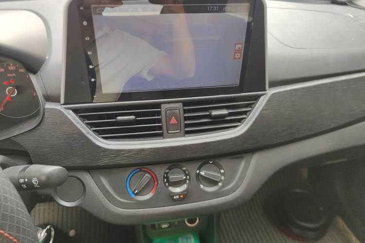 Used Baojun 310 2016 1.2L Manual Value Edition Audio And AC Panel