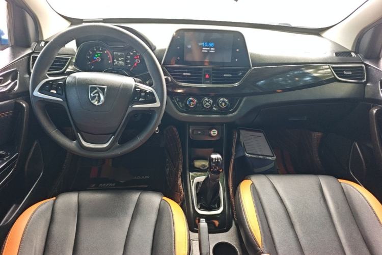 Used Baojun 310 2016 1.2L Manual Luxury Model Center Console