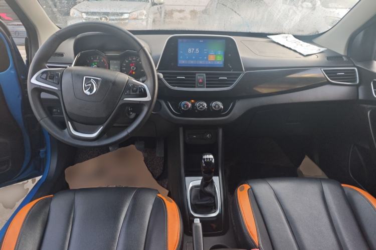 Used Baojun 310 2016 1.2L Manual Luxury Model Center Console