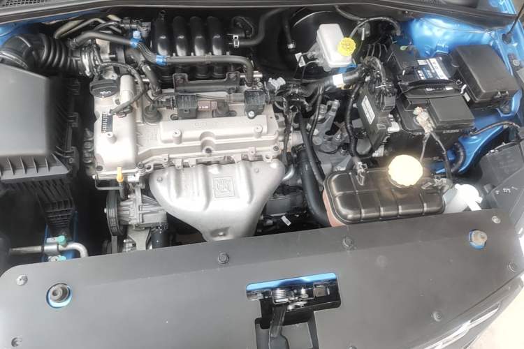 Used Baojun 310 2016 1.2L Manual Luxury Model Engine Bay