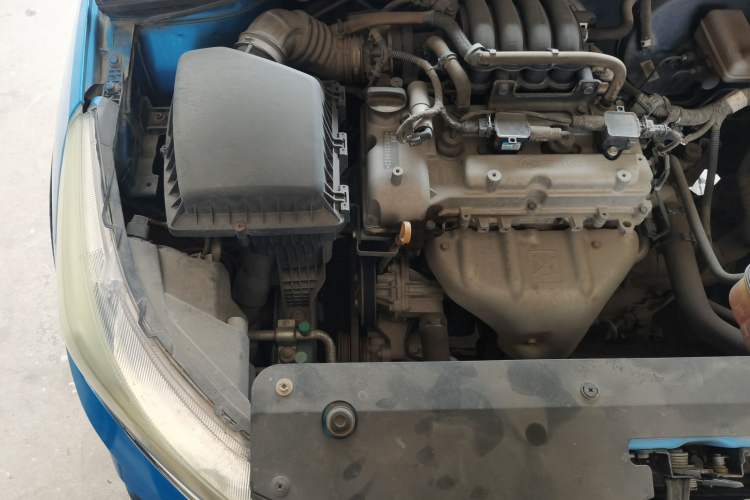 Used Baojun 310 2016 1.2L Manual Luxury Model Engine Bay Right