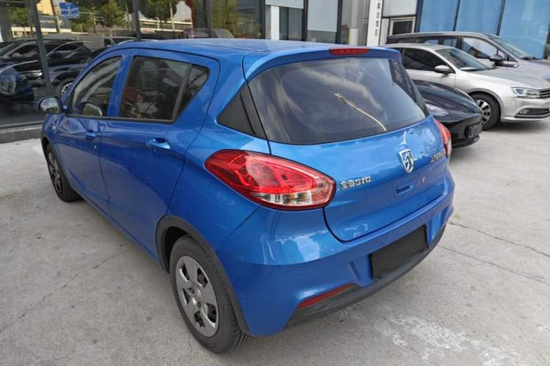 Used Baojun 310 2016 1.2L manual Comfort trim level Exterior 2