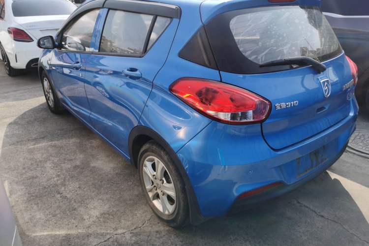 Used Baojun 310 2016 1.2L Manual Fashionable Edition Exterior 5