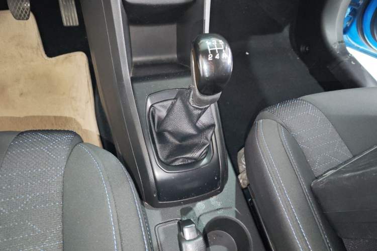 Used Baojun 310 2016 1.2L Manual Value Edition Gear Lever
