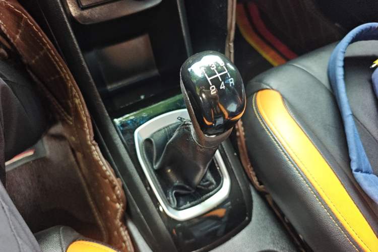 Used Baojun 310 2016 1.2L Manual Luxury Model Gear Lever