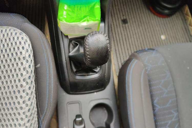 Used Baojun 310 2016 1.2L Manual Value Edition Gear Lever