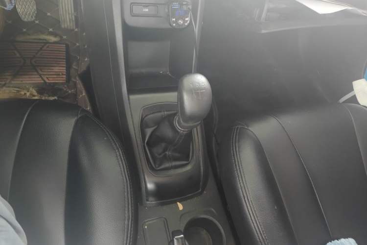 Used Baojun 310 2016 1.2L Manual Value Edition Gear Lever