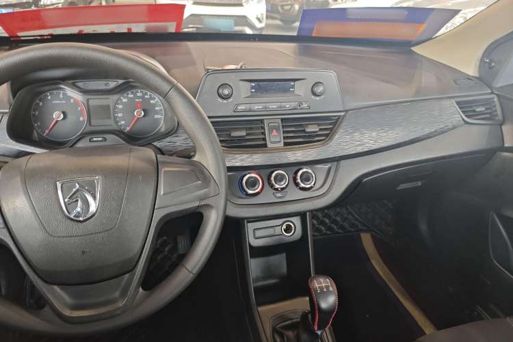 Used Baojun 310 2016 1.2L Manual Value Edition Interior 1