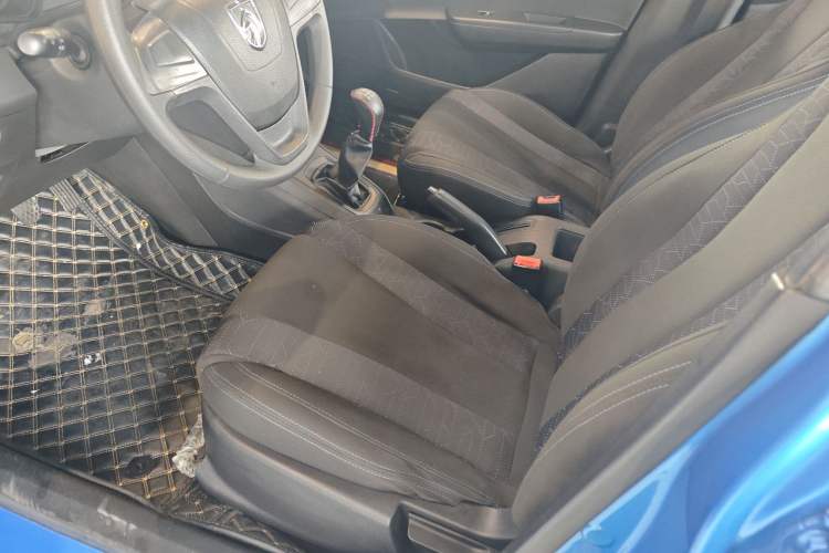 Used Baojun 310 2016 1.2L Manual Value Edition Interior 4