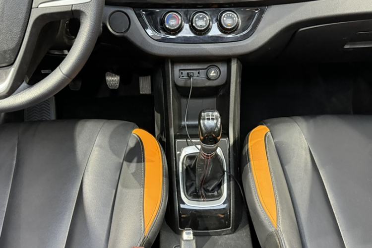 Used Baojun 310 2016 1.2L Manual Luxury Model Interior 5