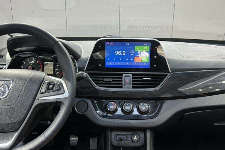 Used Baojun 310 2016 1.2L Manual Luxury Model Interior 8