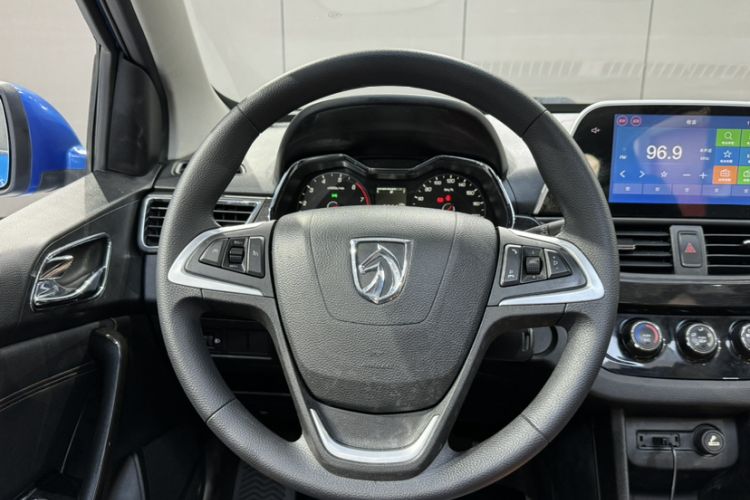 Used Baojun 310 2016 1.2L Manual Luxury Model Interior 9