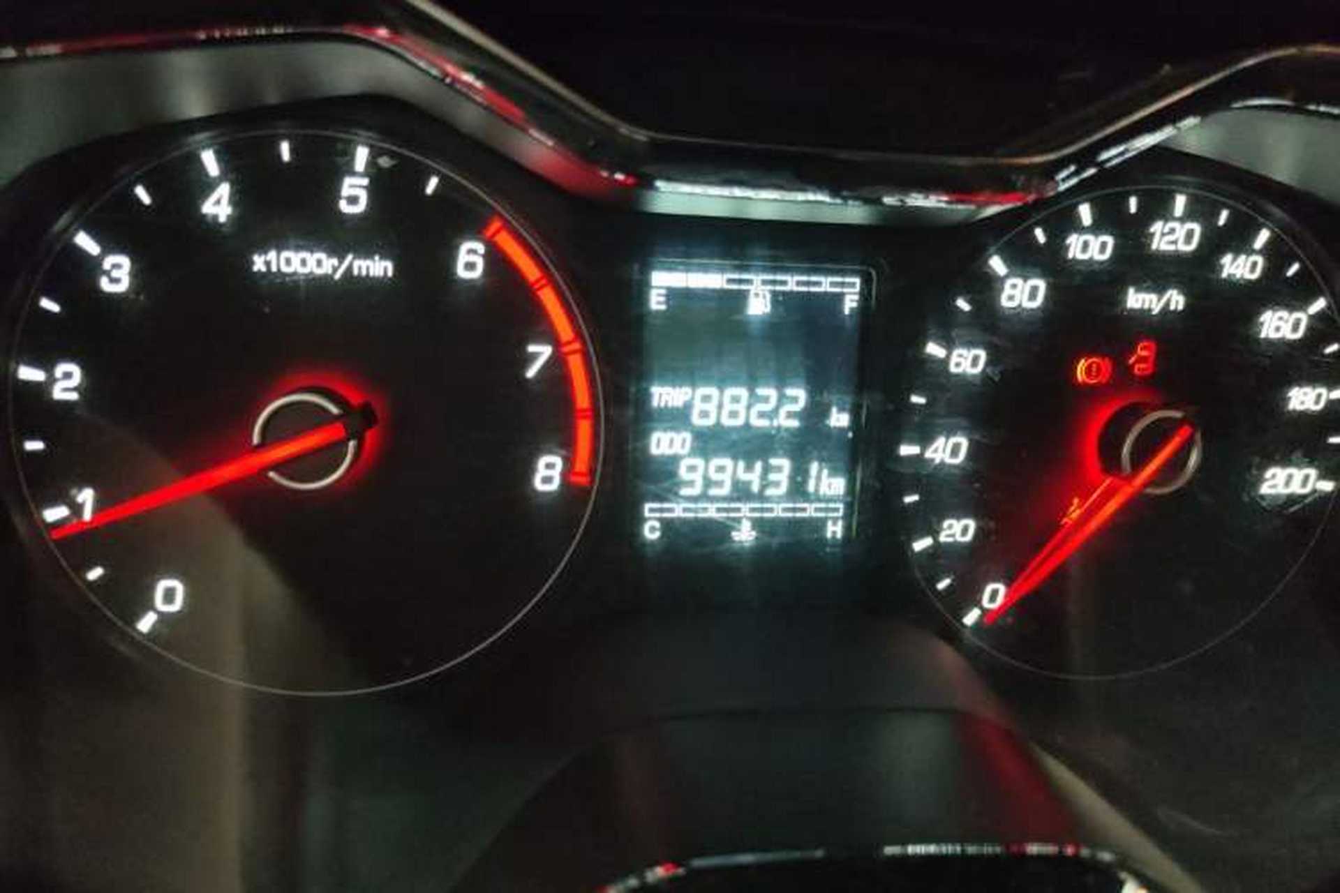 Used Baojun 310 2016 1.2L Manual Luxury Model Odometer Close Up