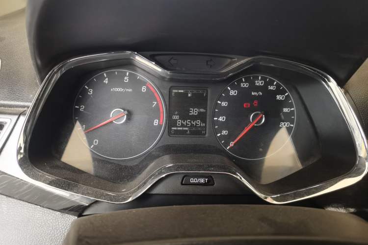 Used Baojun 310 2016 1.2L Manual Luxury Model Odometer Close Up