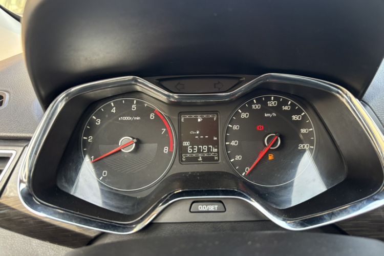 Used Baojun 310 2016 1.2L Manual Luxury Model Odometer Close Up