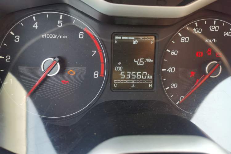 Used Baojun 310 2016 1.2L Manual Fashionable Edition Odometer Close Up