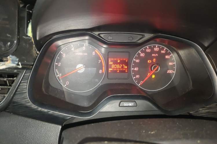 Used Baojun 310 2016 1.2L manual Comfort trim level Odometer Close Up
