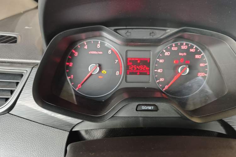 Used Baojun 310 2016 1.2L Manual Value Edition Odometer Close Up