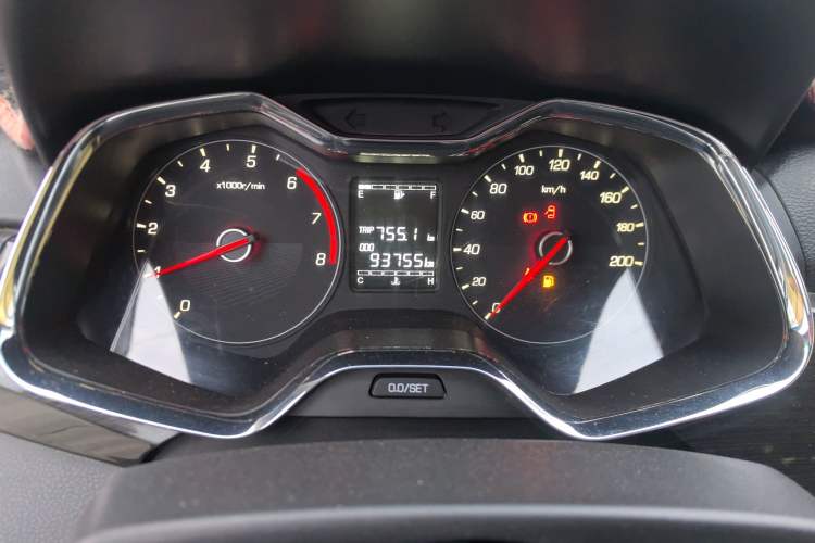 Used Baojun 310 2016 1.2L Manual Luxury Model Odometer Close Up