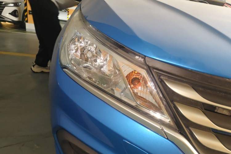 Used Baojun 310 2016 1.2L manual Comfort trim level Right Front Headlight