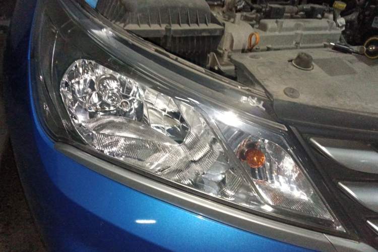Used Baojun 310 2016 1.2L manual Comfort trim level Right Front Headlight