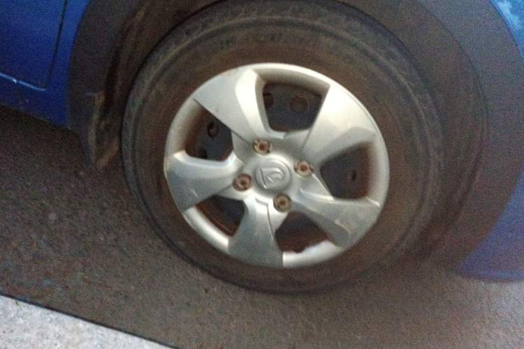Used Baojun 310 2016 1.2L manual Comfort trim level Right Front Wheel Hub
