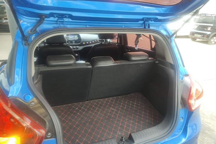 Used Baojun 310 2016 1.2L Manual Fashionable Edition Trunk