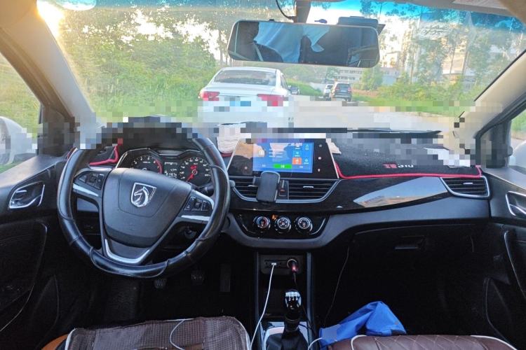 Used Baojun 310 2016 1.2L Manual Luxury Model Center Console