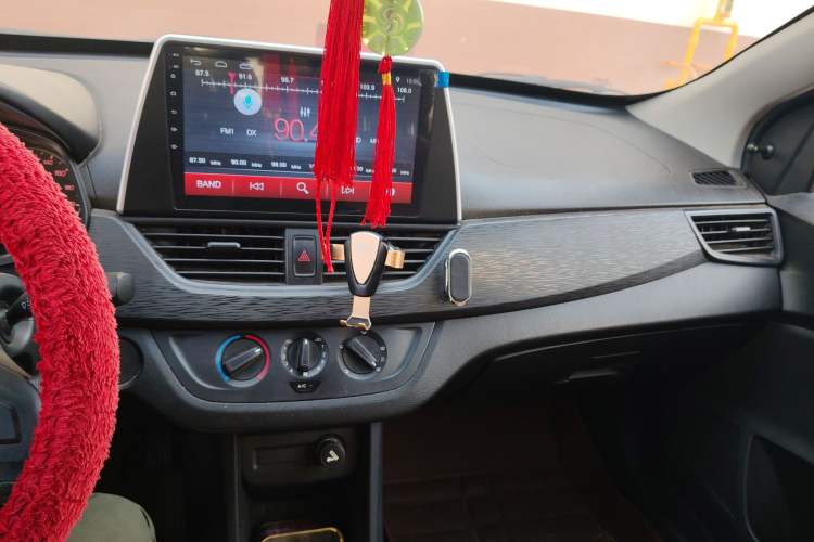 Used Baojun 310 2016 1.2L Manual Value Edition Audio And AC Panel