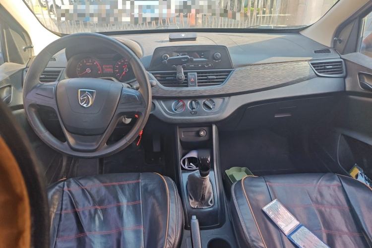 Used Baojun 310 2016 1.2L Manual Value Edition Center Console