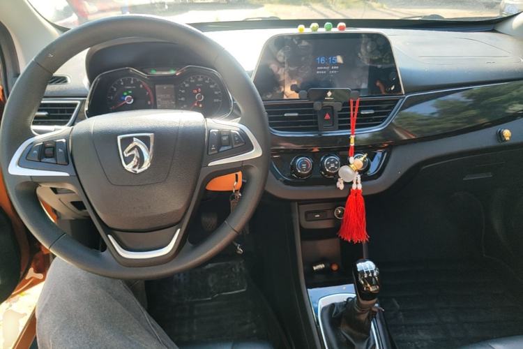 Used Baojun 310 2016 1.2L Manual Luxury Model Center Console