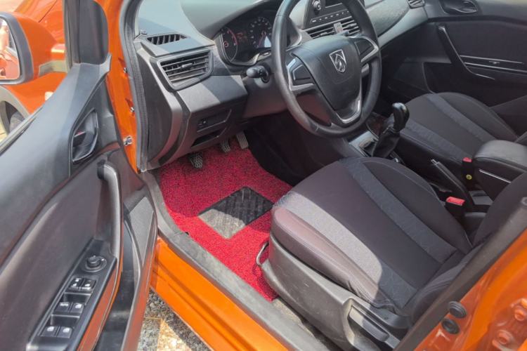 Used Baojun 310 2016 1.2L manual Comfort trim level Driver Seat